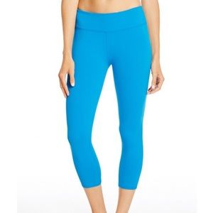 Fabletics Salar Capris Leggings